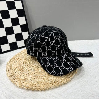 Gucci Baseball Cap - Black / Beige