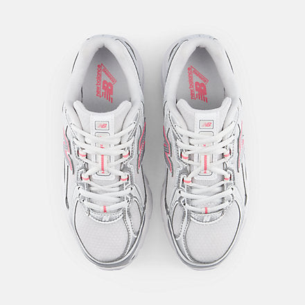 740 Lace - New Balance