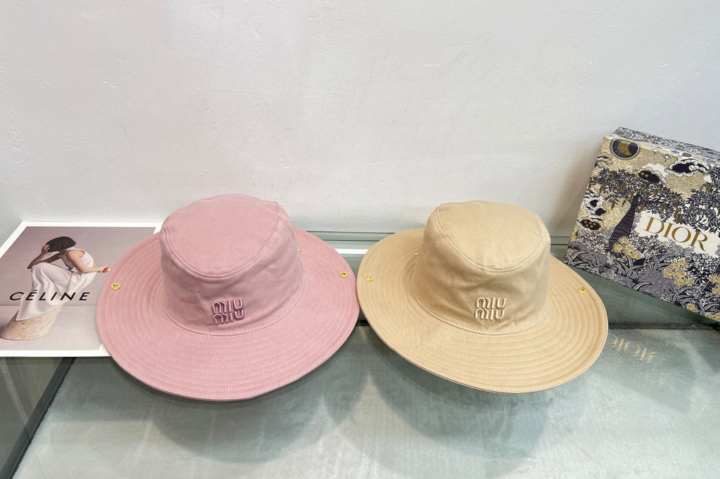 Miu Miu Bucket Hat - Pink / Beige