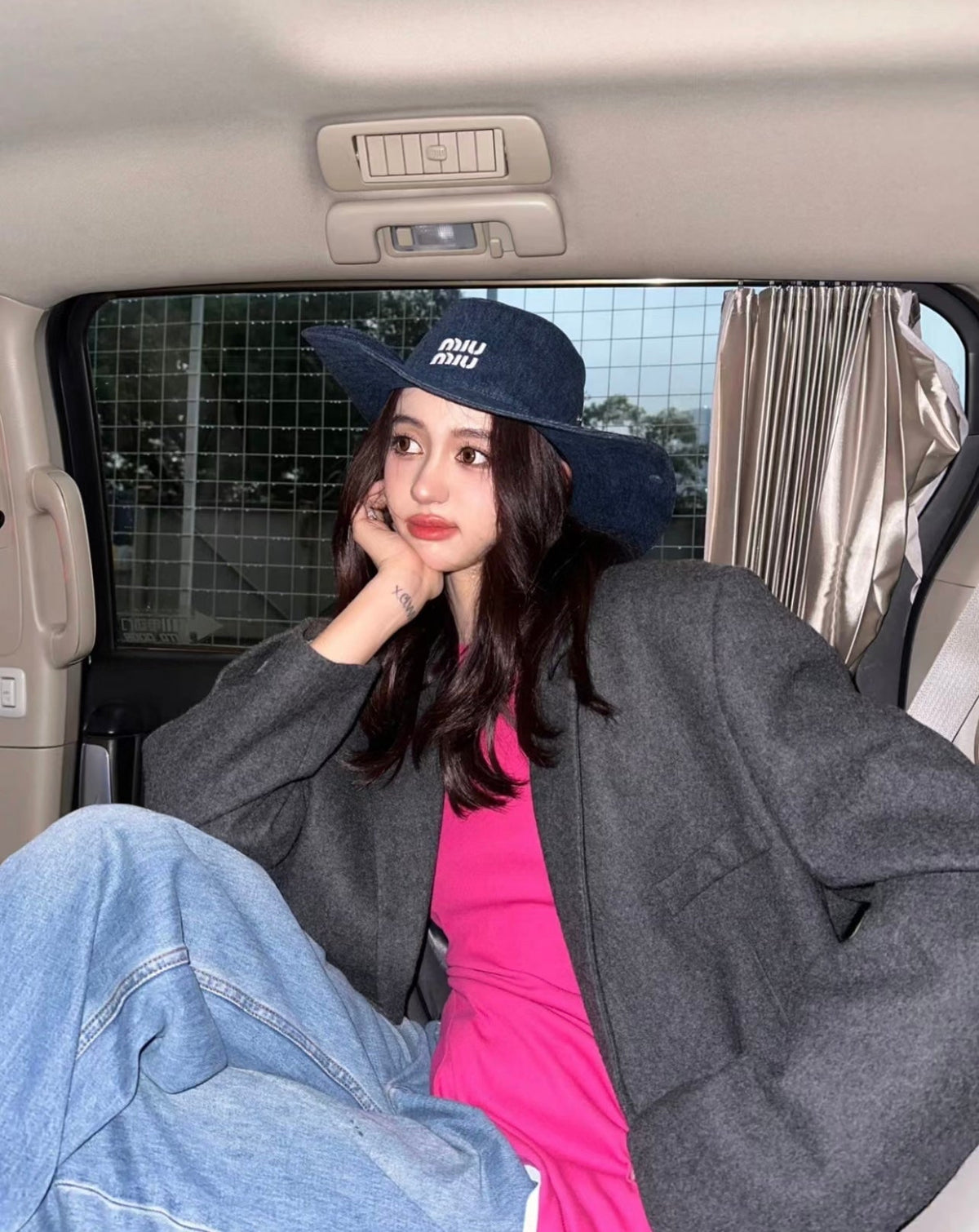 Miu Miu Bucket Hat - Black / Navy