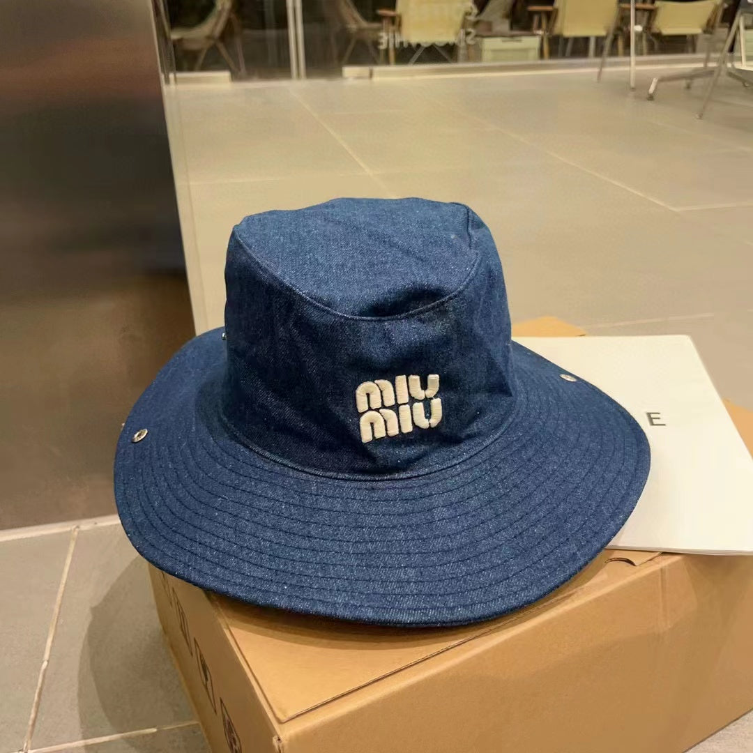 Miu Miu Bucket Hat - Black / Navy